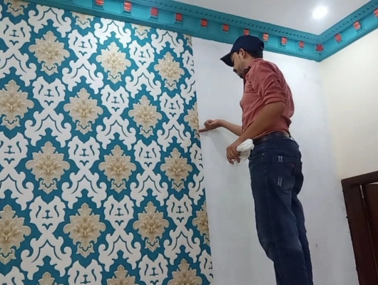 home wallpaper fixing